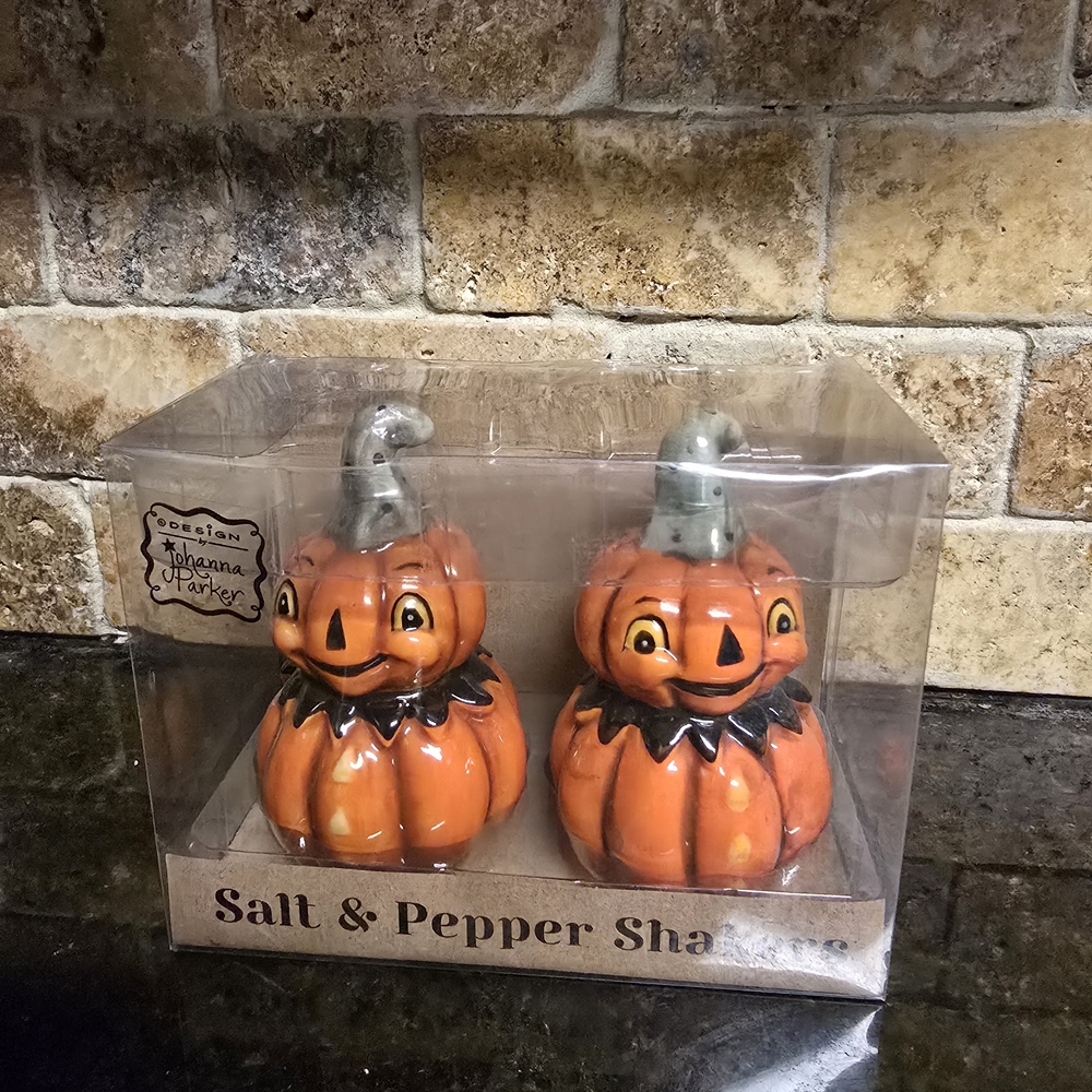 Joanna Parker Halloween Pumpkin Salt & Pepper Shakers